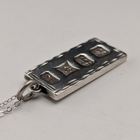 1985 UK Sterling Silver Ingot Pendant with Sterling Silver Necklace Total 11.1g